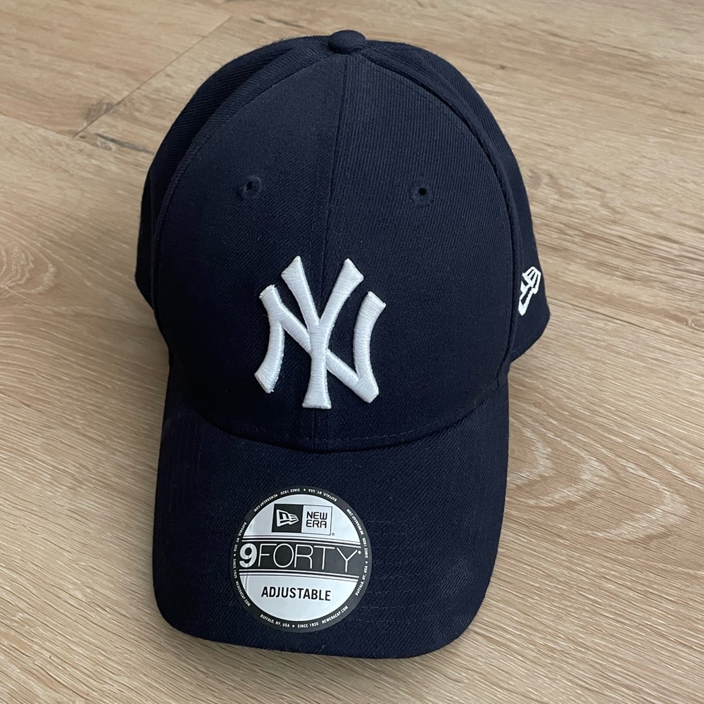 9forty New Era Adjustable Yankees Baseball Cap